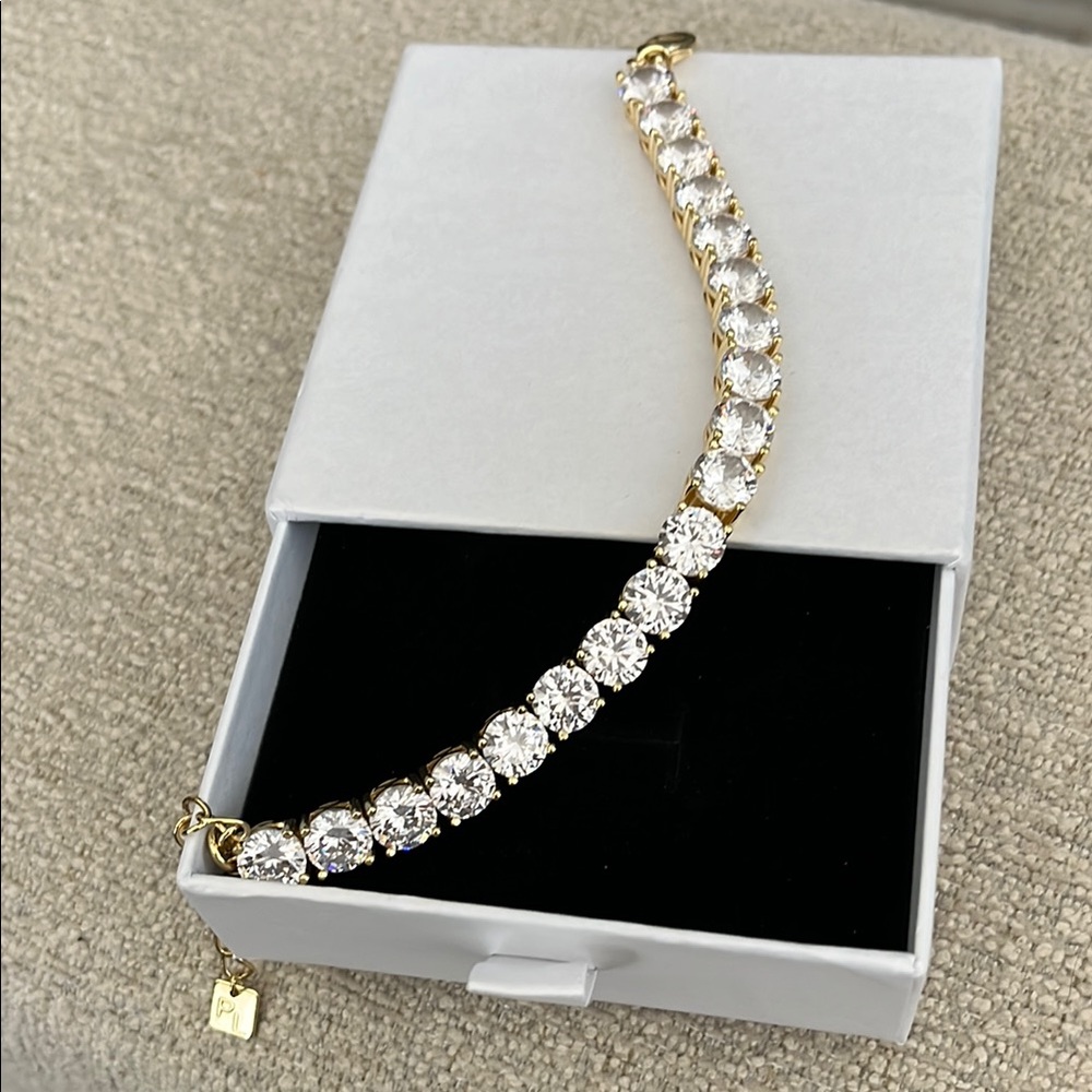 Elegant Gold and Silver Bracelet